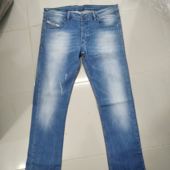 Diesel Jeans - Picture 1 of 13